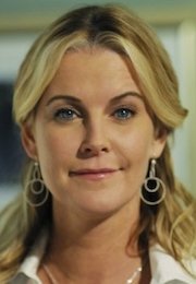 Мэйви Куинлэн