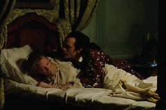 Красотка наконец оказалась в постели с мужчиной своей мечты