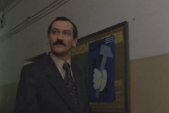 Обнаженная секретарша пытается соблазнить начальника