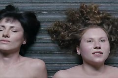 Подружки пытаются поймать оргазм