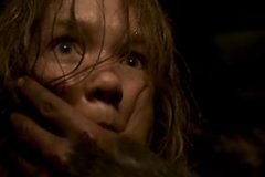 Мужик изнасиловал сельскую девушку в деревенской бане