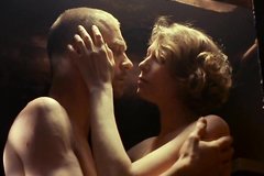 Мужик приласкал красавицу в бане