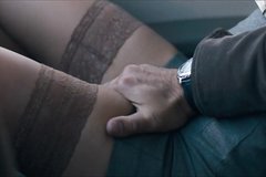 Парочка доводит друг друга до оргазма руками