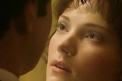 Брачная ночь со стеснительной невестой