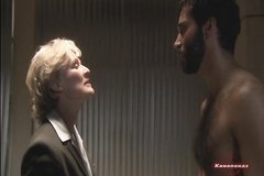 Суровые испытания парня в тюрьме на личном допросе