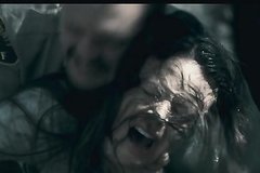 Мужики насилуют девку в лесу в анал и всячески над ней идеваются