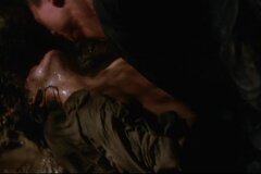 Парень трахает против воли свою подружку под дождем