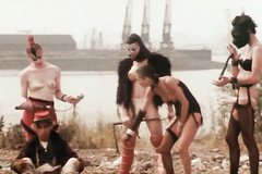 Банда извращенцев напали на парочку