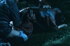 Двое мужчин повалили девушку на землю и стали насиловать