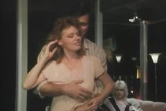 Заставил подружку поучаствовать в оргии