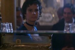 Красотка изменяет мужу на супружеском ложе