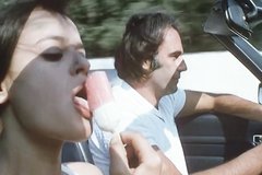 Учитель трахает хорошенькую студентку в машине