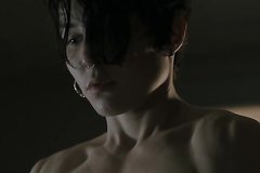 Крутая деваха насела на член мужика и кончила