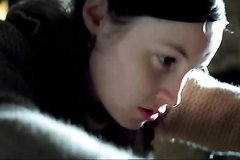 Деревенская шлюха отдалась в свинарнике