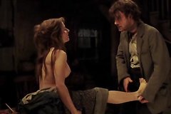 Прошмандовка встала раком перед мужиком