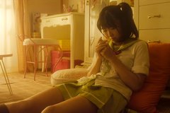 Студентка из Японии доставляет себе боль и удовольствие