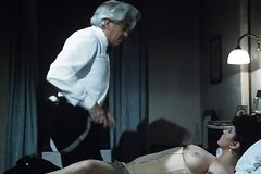 Дед насилует спящую девушку