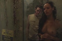 Механик выебал инопланетную телочку в туалете