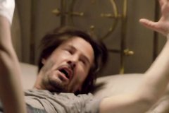 Две психопатки издеваются над мужиком