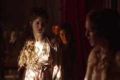 Шлюха учится трахаться сидя верхом на клиенте