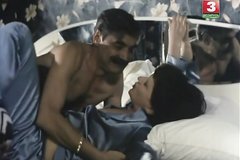 Муж с утра трахнул жену под одеялом