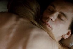 Казанова за один вечер обработал двух красоток