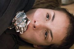 Девушка привела клиента домой и отдалась ему на полу