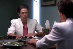 Марк Уолберг показывает свой член