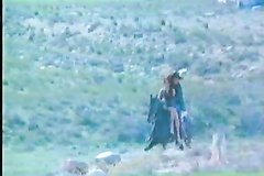 Ковбой похитил красотку и спрятал в развалинах