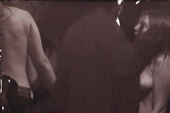 Молодежь предается разврату в подземке