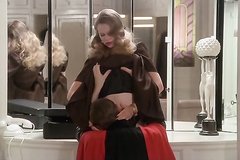 Шпионка ублажает своего начальника