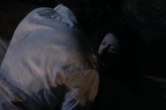 Гладко побрила письку и ножки и муж потрогал её между ног