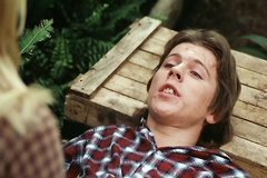 Студентка набросилась на парня в оранжерее