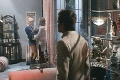 Детектив приходит в наркоманский притон