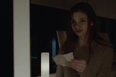 Школьница мастурбирует после душа