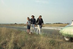 Парни трахнули девственницу при ее подружке