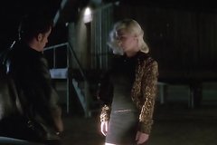 Занялся сексом с подружкой на земле