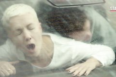 Трахнулись в машине два следока