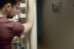 Голая Дарья Мороз одевается на свидание