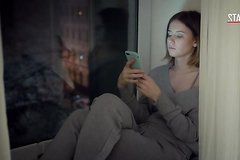 Пока молодая жена звонит, он спит с любовницей