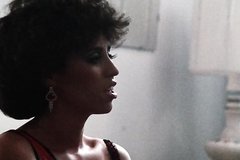 Мужик приводит проститутку и злит свою телку