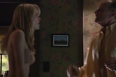 Инопланетная девушка появляется голой на свет