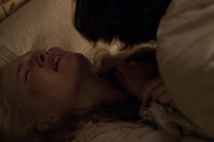 Муж грубо изнасиловал молодую невесту в брачную ночь