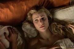 Юная девица отдается влюбленному в нее поэту