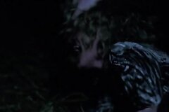 Женщина видит как насилуют девушку в окно