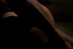 Жена омыла ноги гладиатору а он ее завалил на кровать